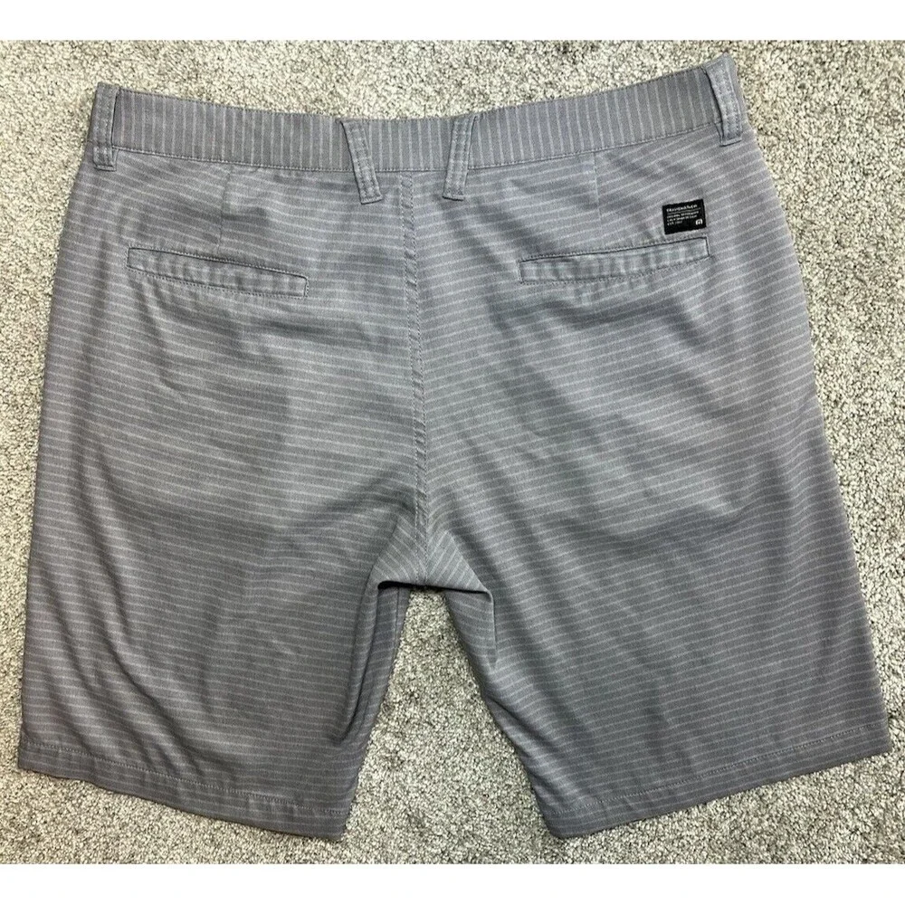 Travis Matthew Mens Gray Stripe Golf Shorts Size 36 Athletic Poly Spandex